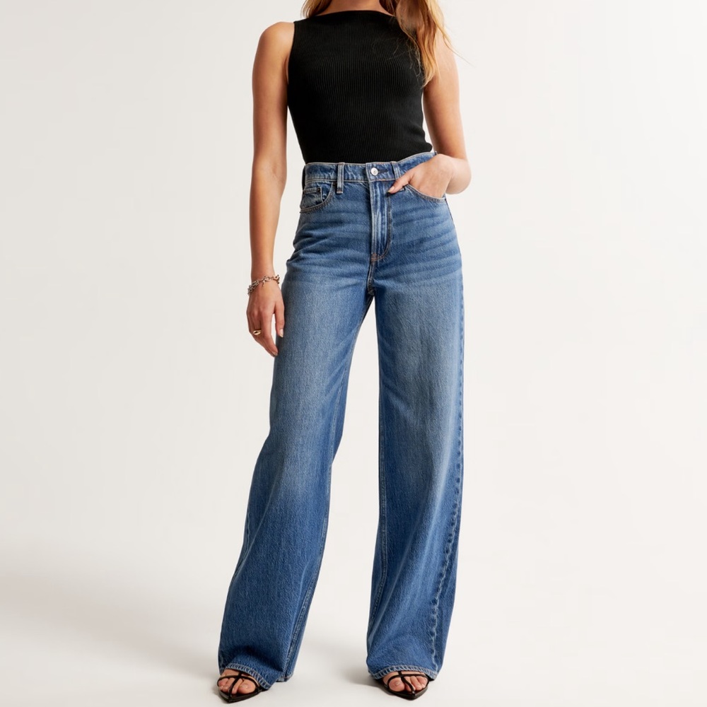Abercrombie & Fitch Wide Leg Jeans